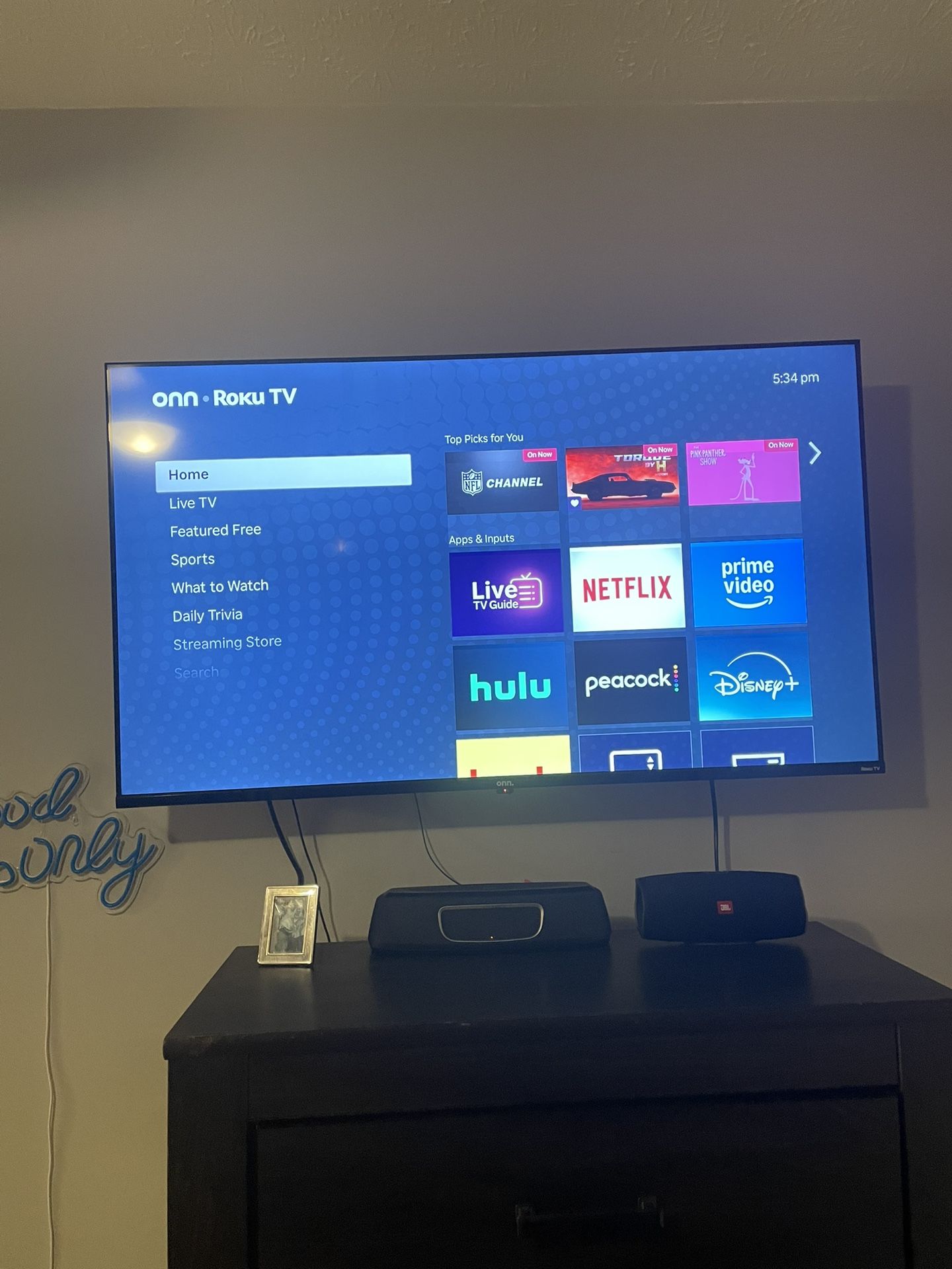 55” Onn Smart Tv Roku Tv With Remote Control