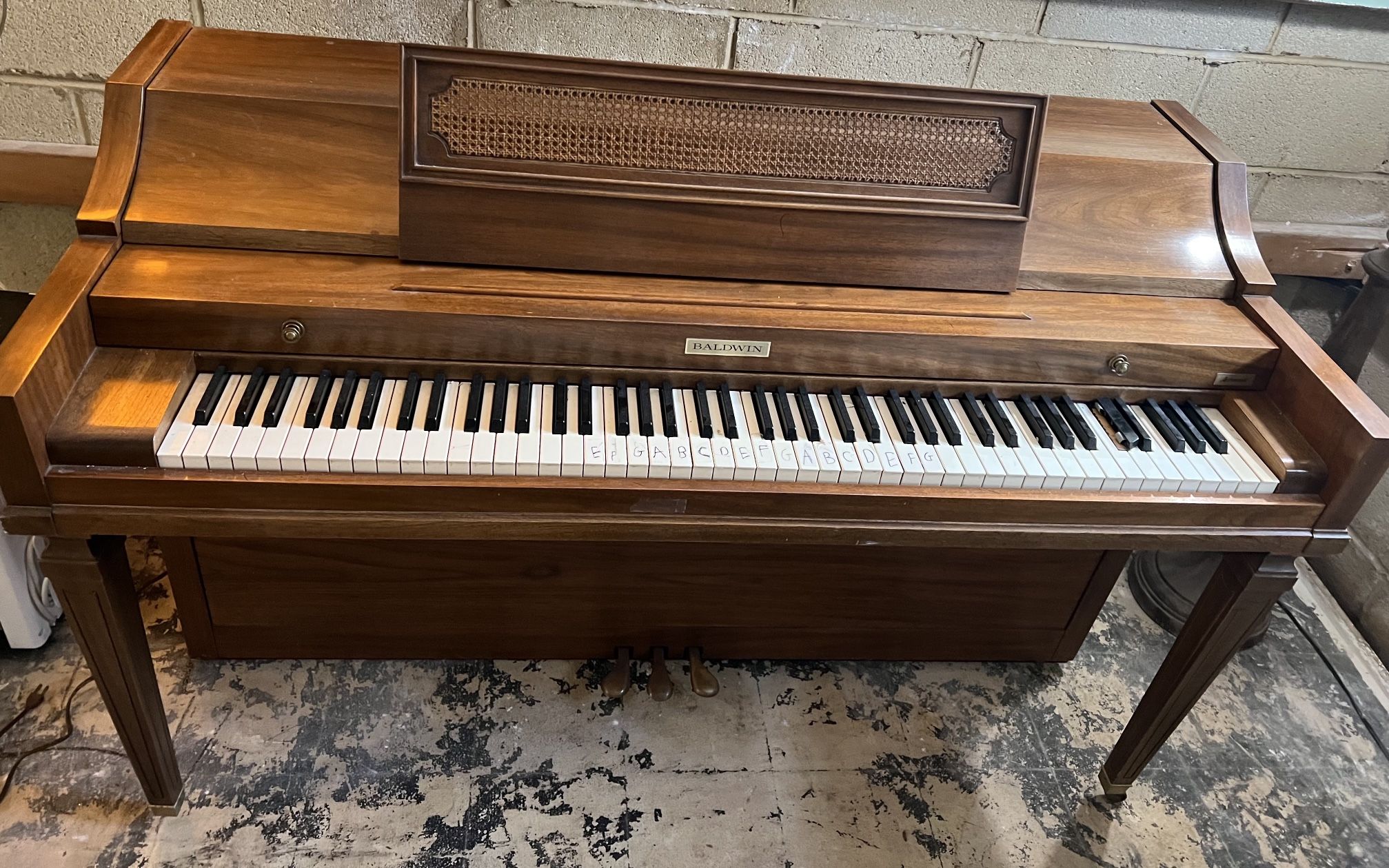 Baldwin piano 