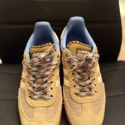 Whales bonner x sambas US 8.5