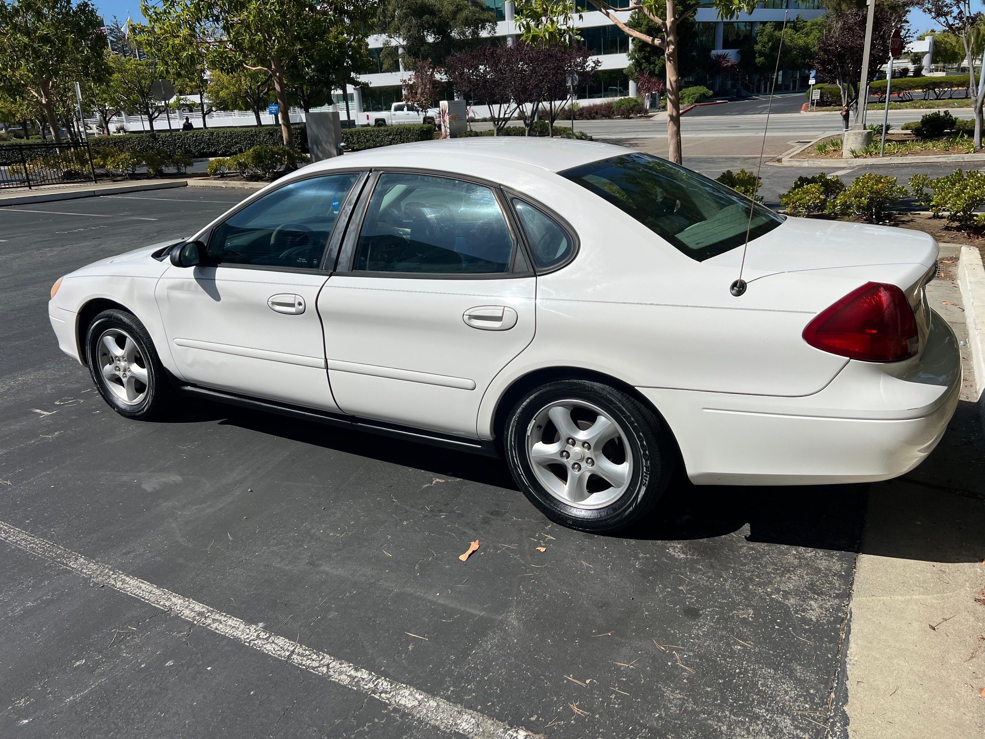 2001 Ford Taurus