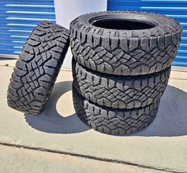 275/70/18 vendo un set de llantas Marca Goodyear con un 80% de vida