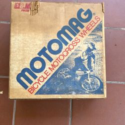 Vintage BMX Mongoose Motomag box