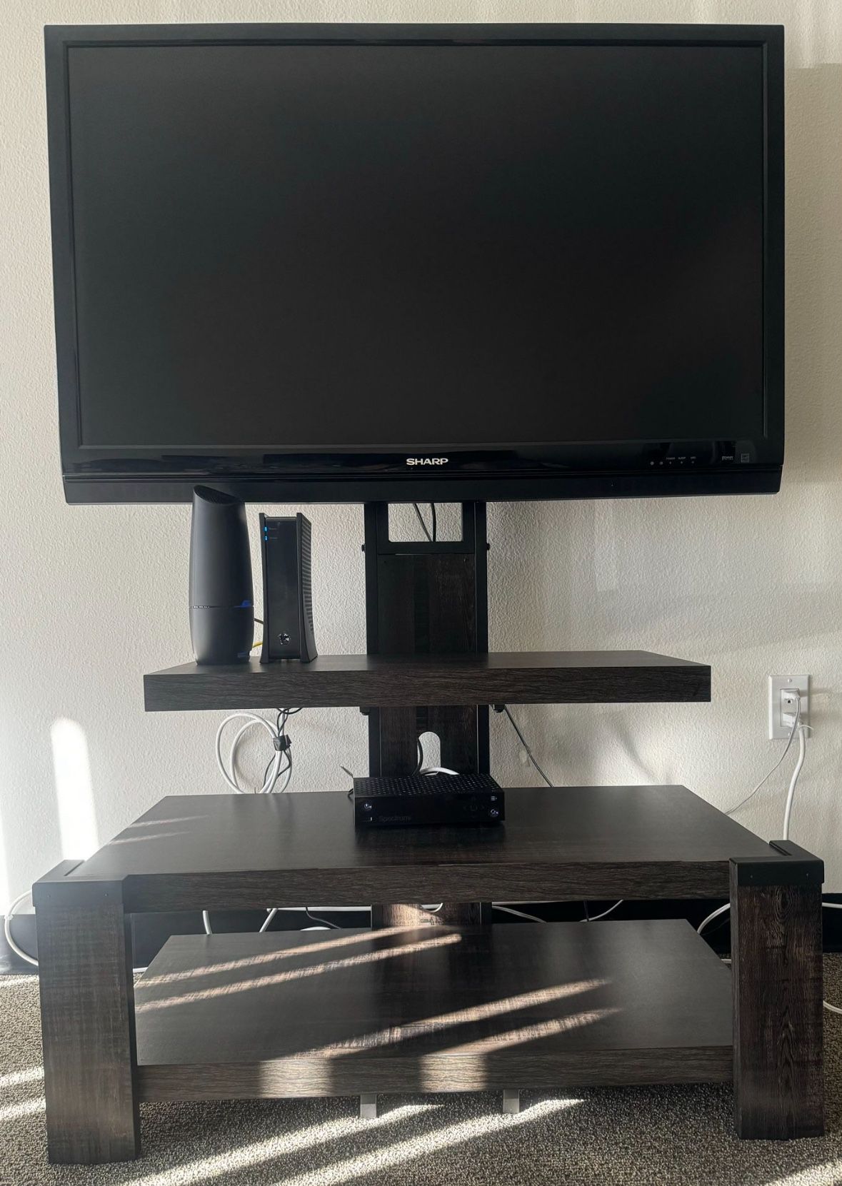 Tv mount On tv Table