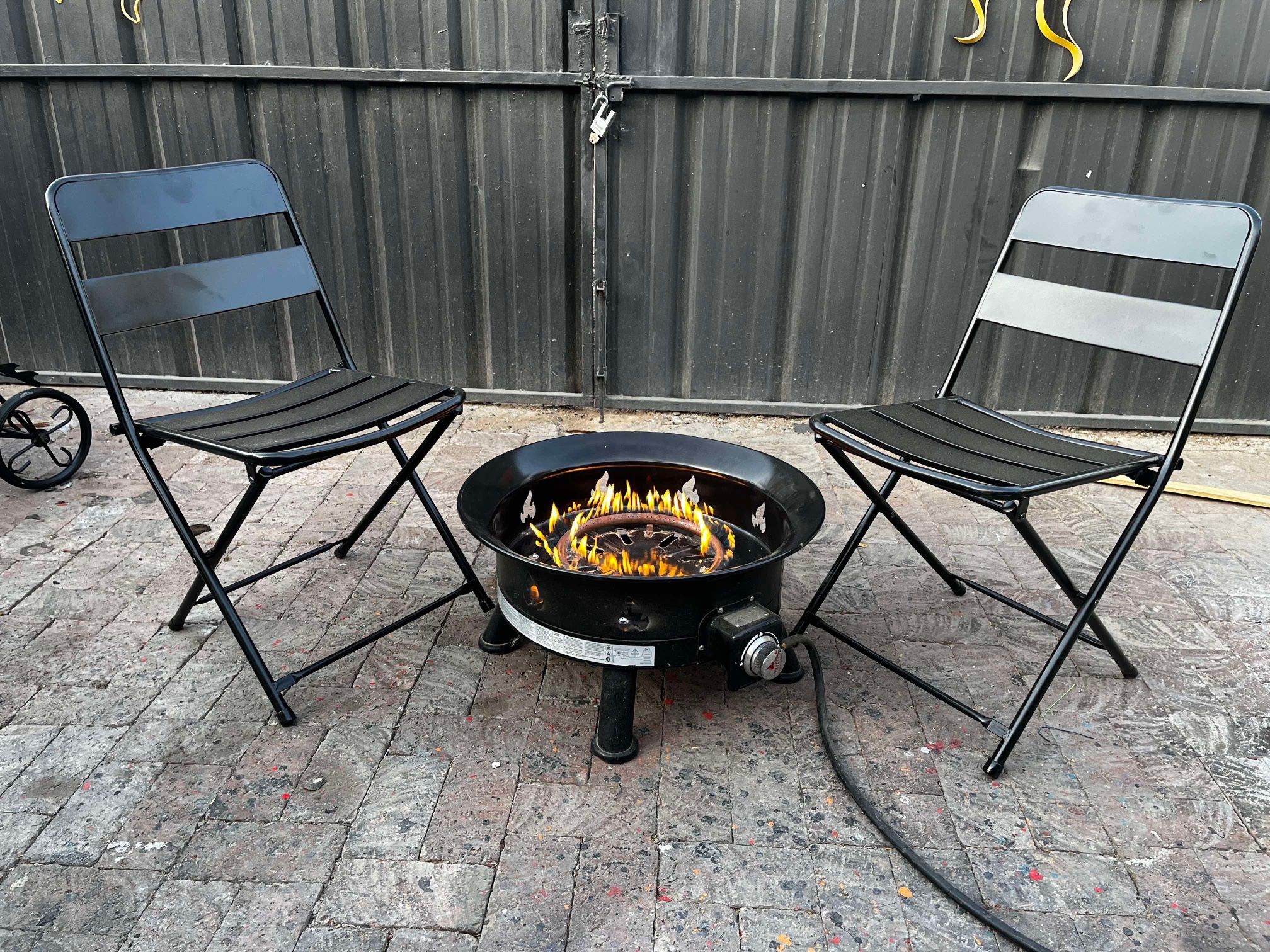 2 Metal Foldable Chairs with Metal Firepit