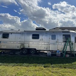 1987 Airstream Excella