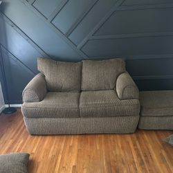Loveseat W/ottoman
