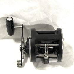 Great Condition Penn (330-GTI) Graphite Frame, Heavy Action, Deep Sea Fishing Reel. Retails For $149 For Used Reel. 