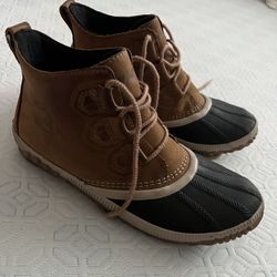 Women’s SOREL boots