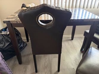 Dining table & chairs