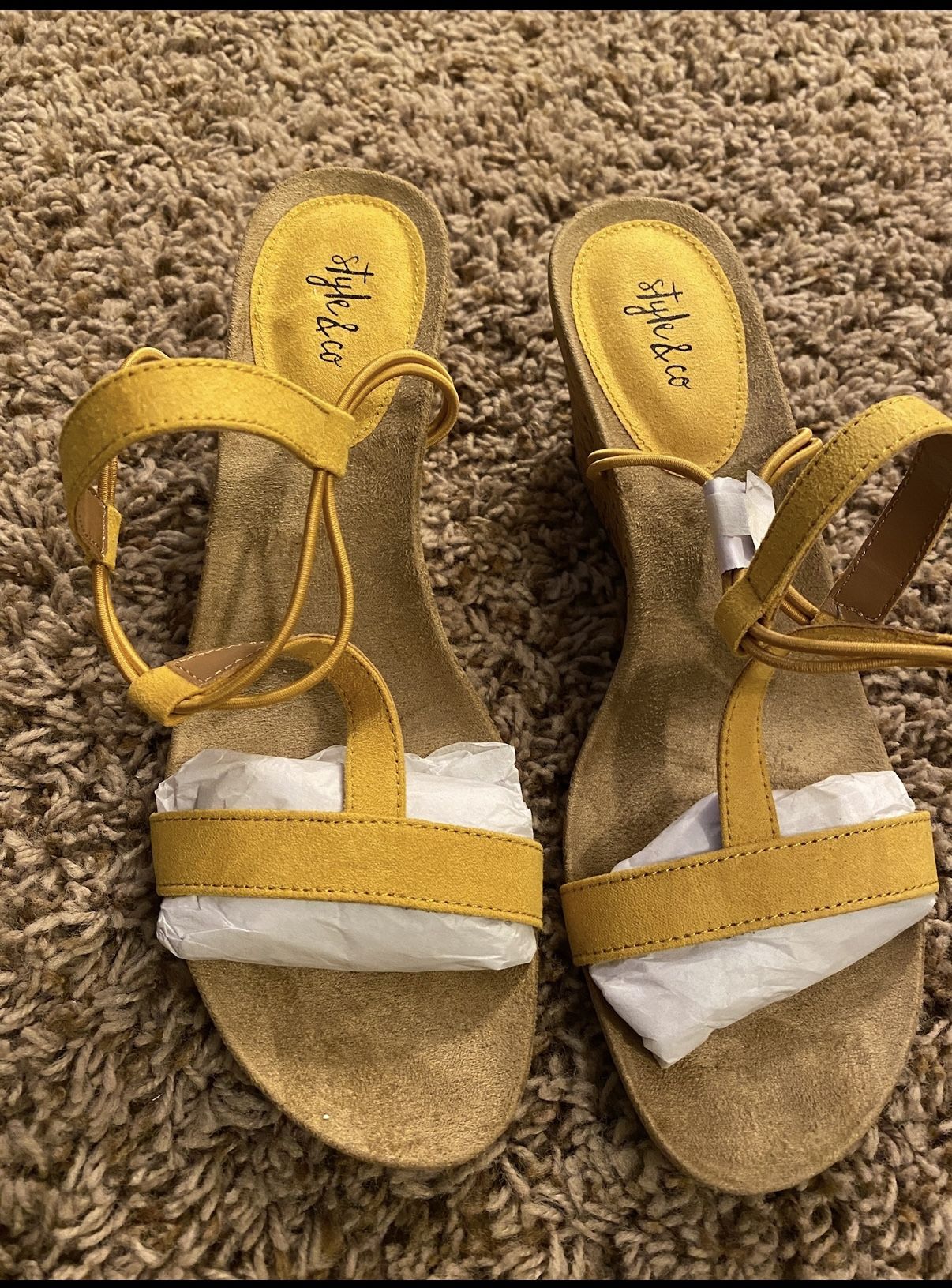 Women’s Wedge Heels shoes Size 7.5 mustard yellow color