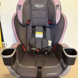 Graco 3-in-1 Convertible Car Seat With Extendable Leg Rest And Easy Click Claw