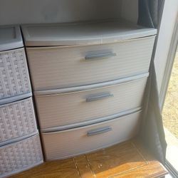 2 Plastic Long Drawers 
