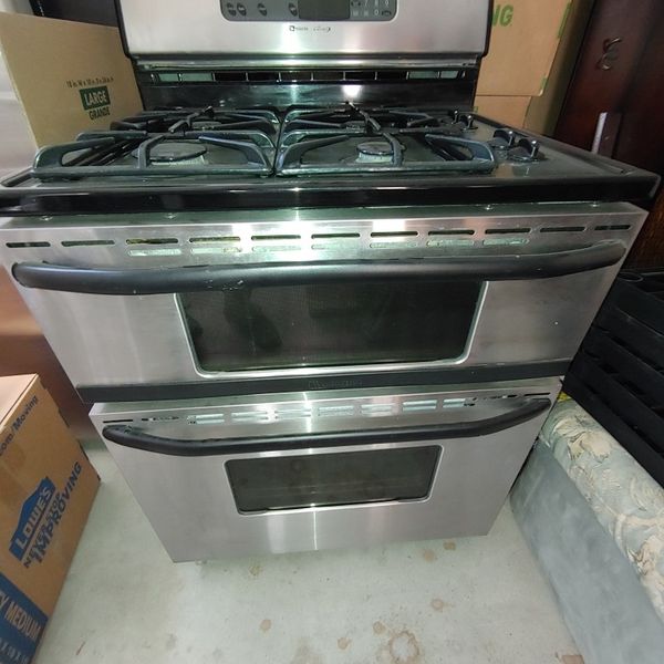 Maytag Gemini. gas double oven 30" stove for Sale in Hemet, CA OfferUp