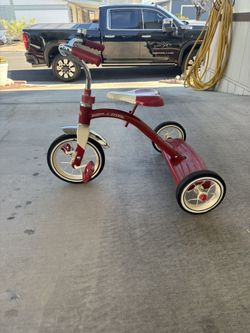 Radio Flyer Kids Trike