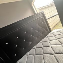 Queen Size Bedroom Set
