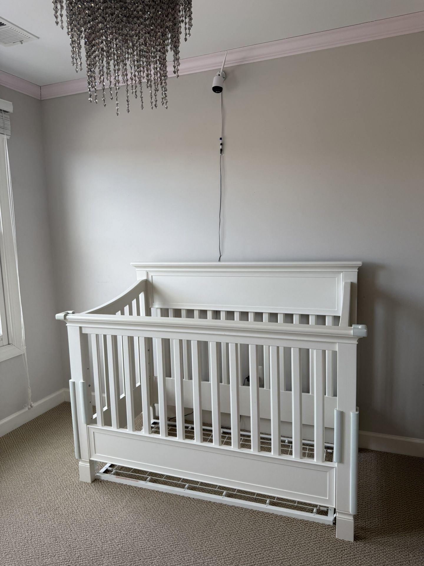 Pottery Barn Kids Larkin 4-in-1 Convertible Crib – Great Condition