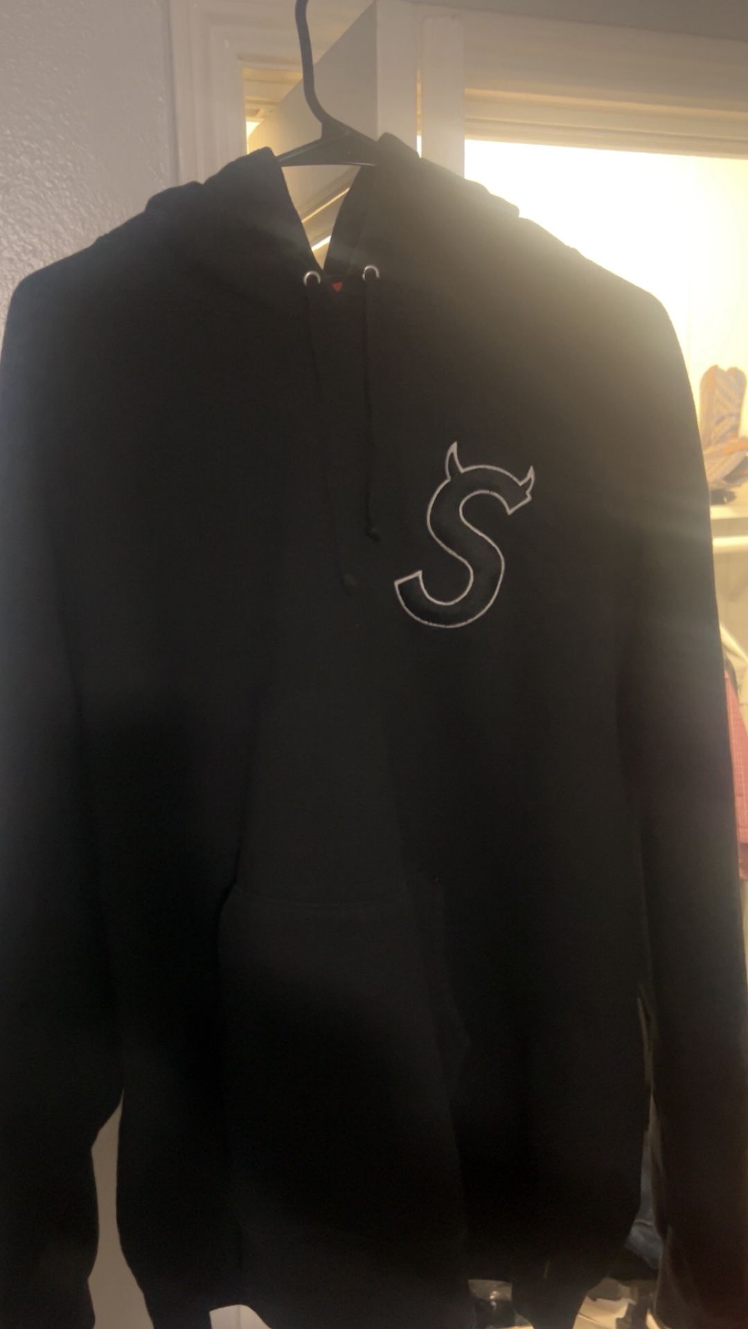 Black Supreme Hoodie Size XL 