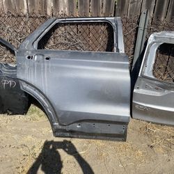 2020 Ford Explorer Door 