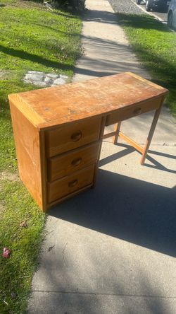 Free wood Stanley made in USA Desk