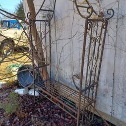 Metal Outside Arch Garden Bench Read Below