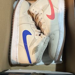 Jordan 1 Mids