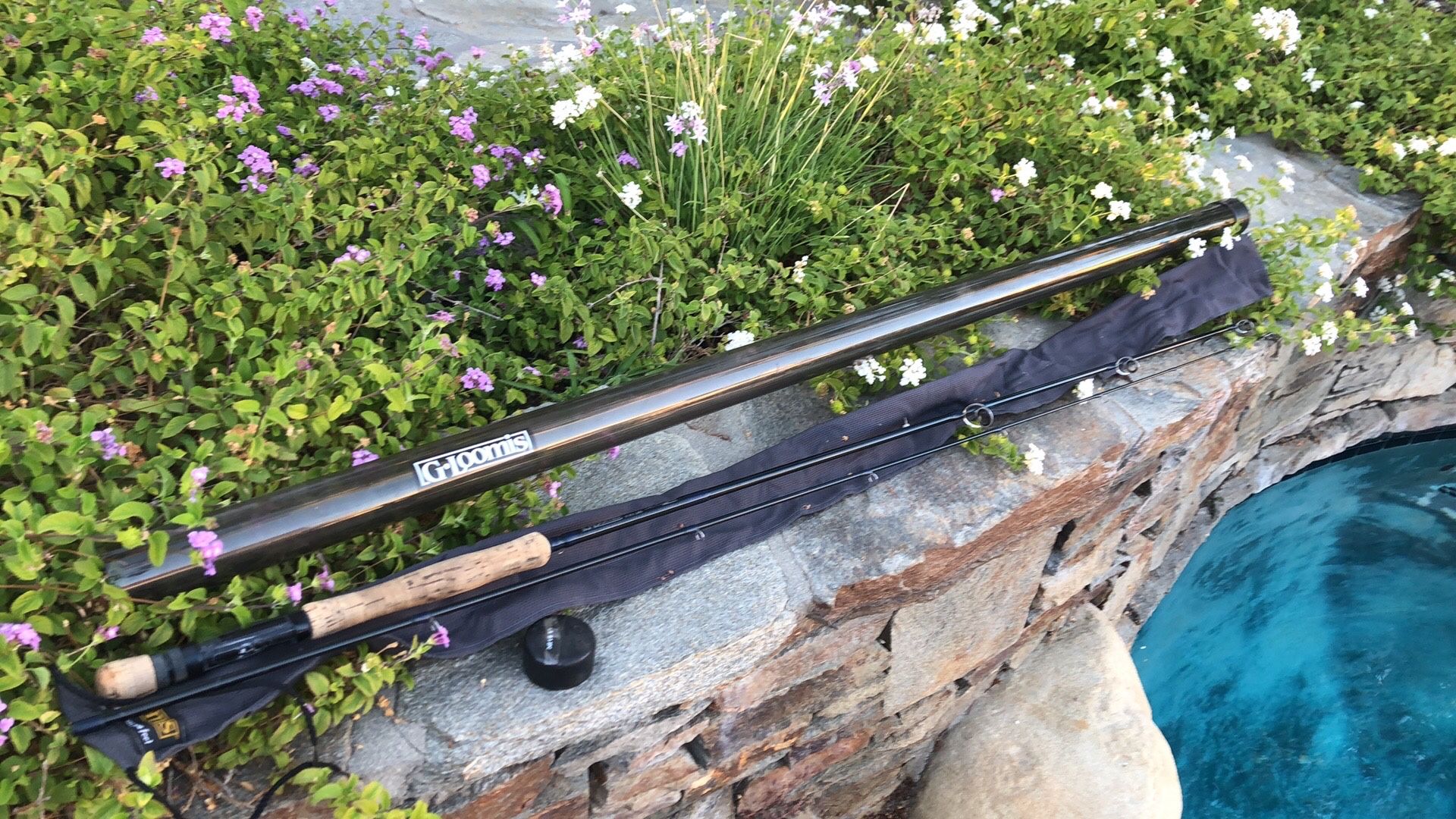 G LOOMIS GL2 GRAPHITE FR1089 9'0" 9 weight Fly Rod with Tube and Sock.