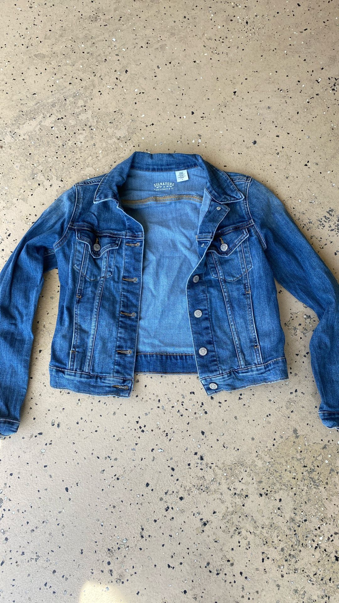 Levis Jean Jacket (women’s Size Medium)