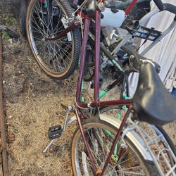 Nice Vintage Ladies  Bike Needs Tune