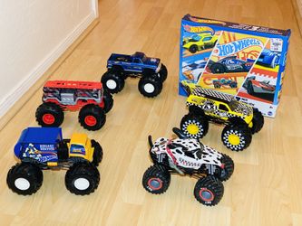 DieCast Oversized Hot Wheels Monster Trucks scale 1:24 Toys Bundle