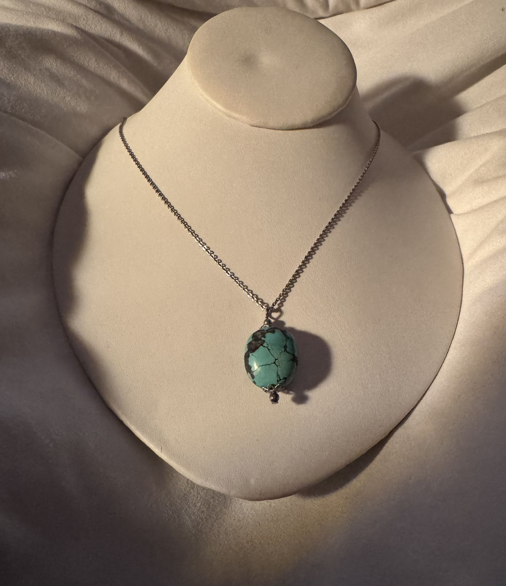 Vintage Oval Whispering Spiderweb Turquoise and Silver Pendant Necklace, 22"