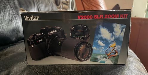 Vivitar V2000 SLR Zoom Kit