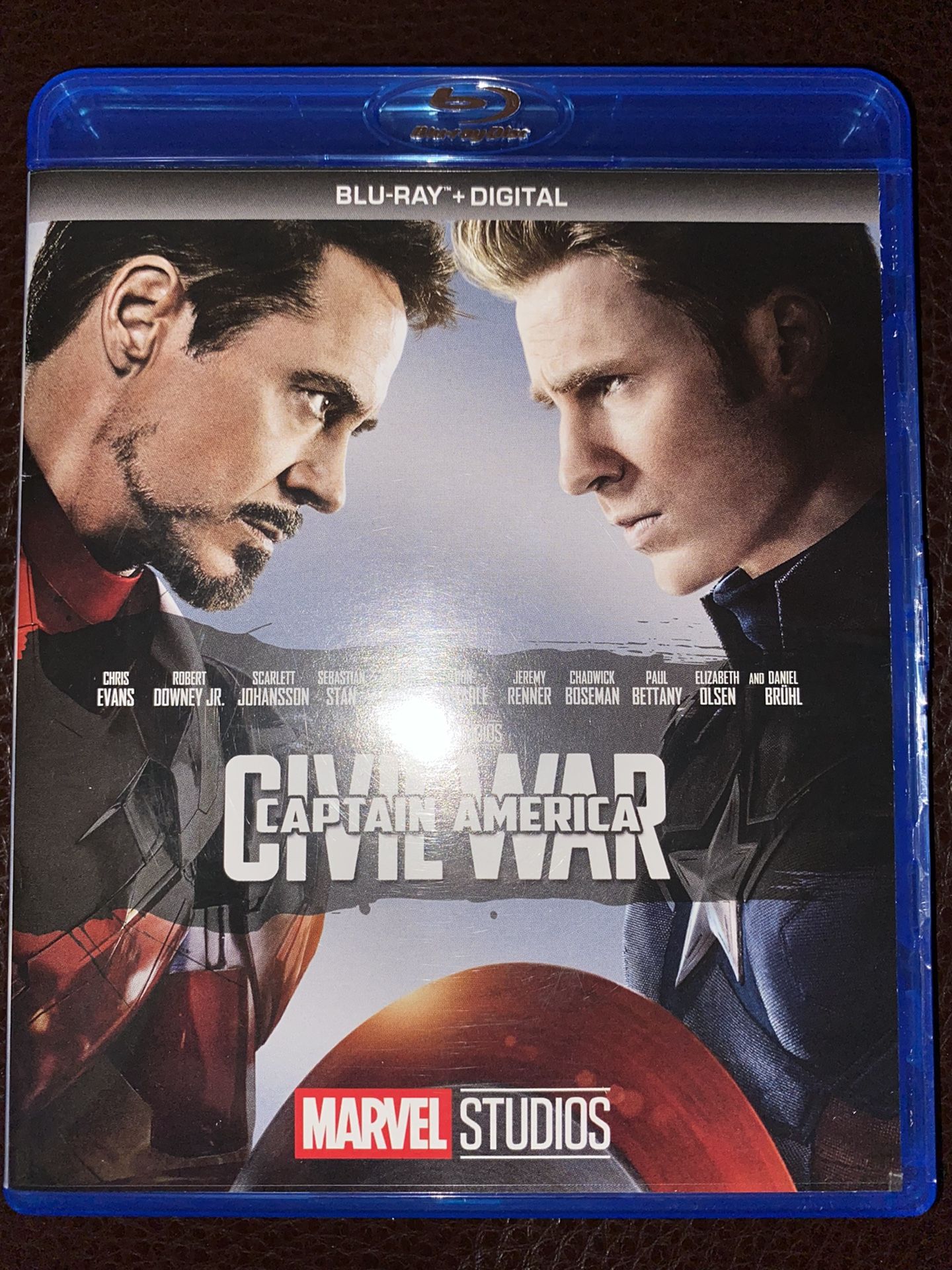 Captain America Civil War Blu Ray + Digital 