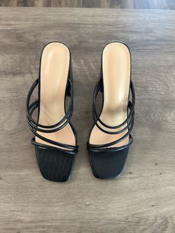 Women’s sandals size 9