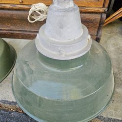 Industrial Porcelain Barn Light 