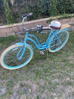 Beautiful women s 26 inch Schwinn Cabo teal 7 Speed Beach Cruiser