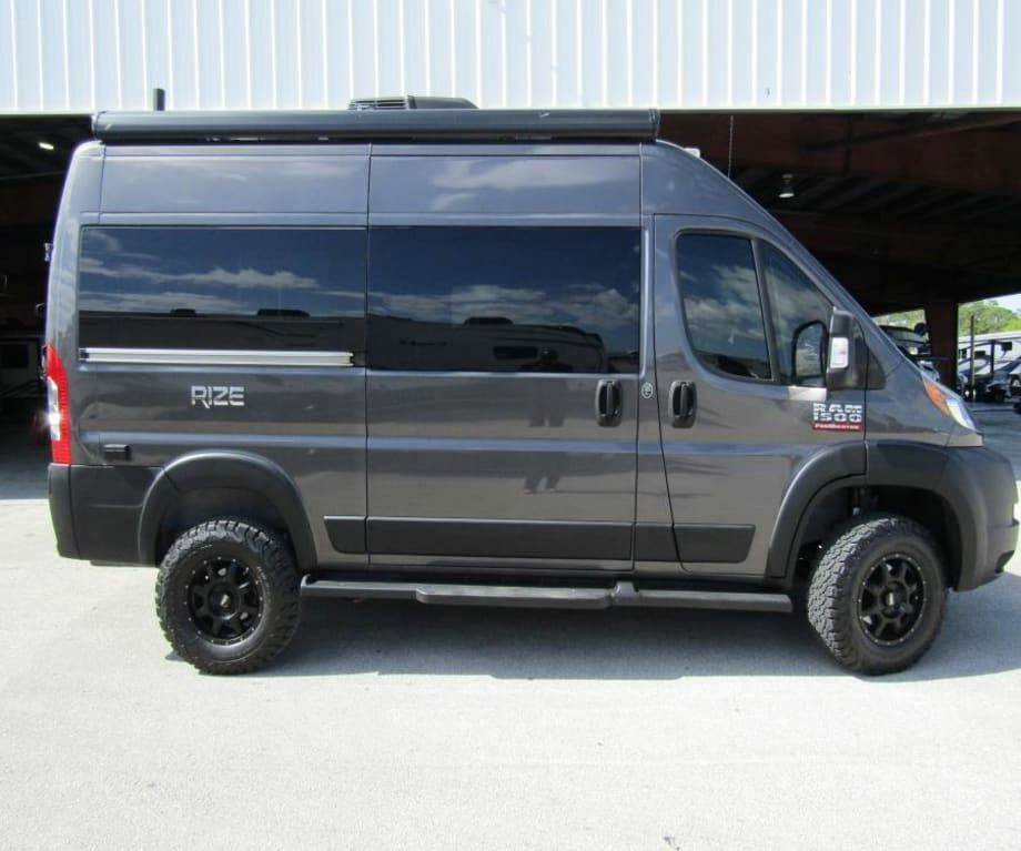 2022 THOR MOTOR COACH RIZE 18M MOTORHOME RV SPRINTER VAN CLEAN TITLE AND EXCELLENT CONDITION!