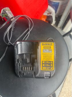 charger dewalt