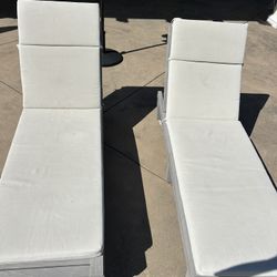 Outdoor Lounge Chairs