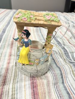 Snow White scentsy warmer