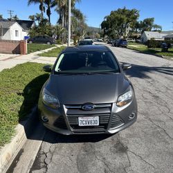 2014 Ford Focus SE Hatchback 