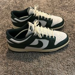 Men’s Nike Dunks Size 12