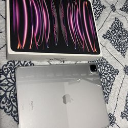 For sale Ipad Pro 6th generation condition 10/10