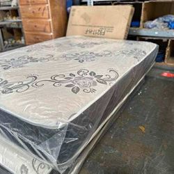 Deluxe Brand Queen Size Set