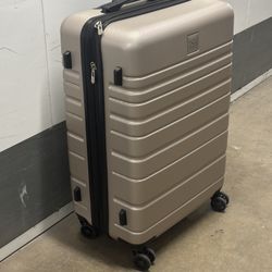 The Skyway Luggage Medium Size 