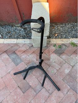 Guitar stand