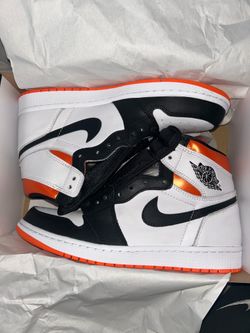Jordan 1 electro orange size 9