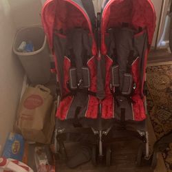 Delta Children Twin Compact Heavy Duty Child Stroller