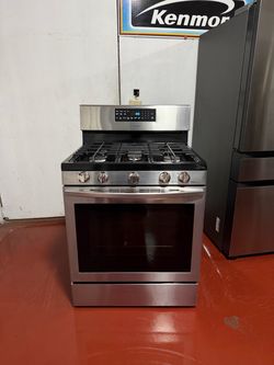 Samsung 5-burner gas stove in very good condition, working perfectly, delivered and installed with a 3-month warranty