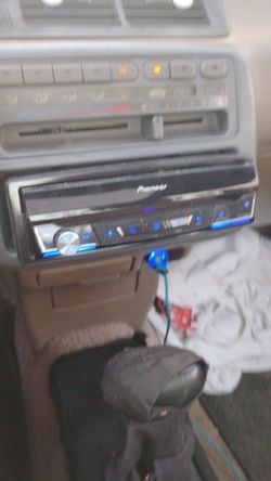 2021 pioneer flip out radio & Subwoofer