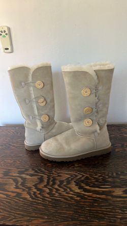 Women’s size 9 UGG boots